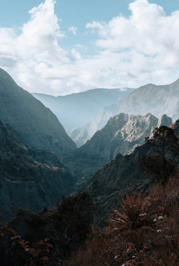 sergey-zhesterev-VJlLx10OYRo-unsplash VIZION : Création de sites web à la Réunion